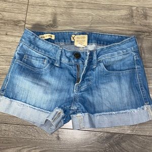 WILLIAM RAST (scarlet shorts)